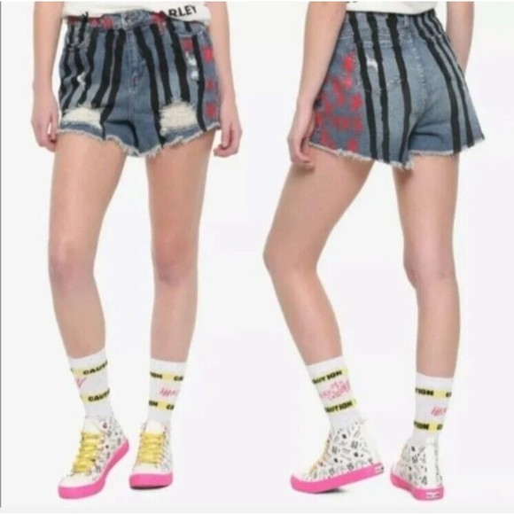 Birds of Prey Harley Quinn NWT Destructed Shorts Hi-Rise  Striped Denim Size 7 - Picture 2 of 10
